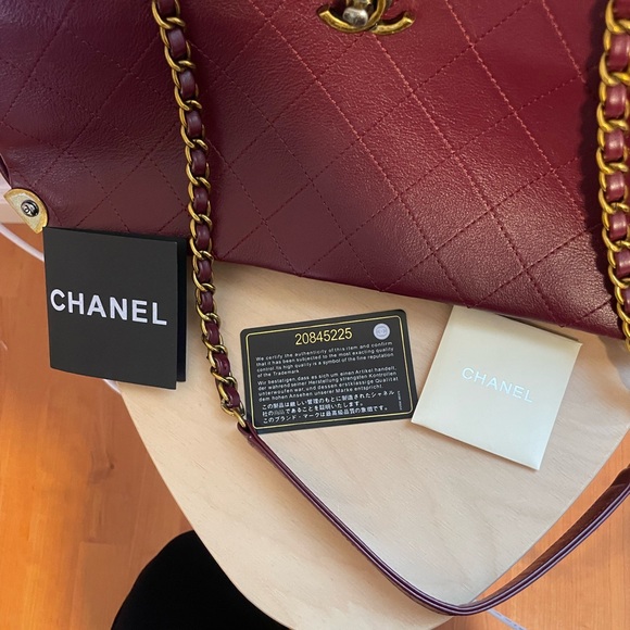 Two-way Burgundy Quilted Leather Tote - Picture 2 of 9